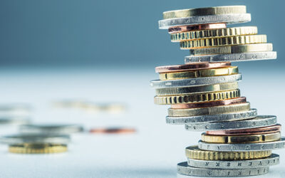 Based on the interval funds tracked by Blue Vault, which fund had the highest distribution rate in the first half of 2025?