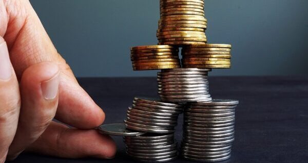 Based on the open and active nontraded BDCs tracked by Blue Vault, which offering had the highest, or least optimal, YTD 2025 net investment income payout ratio as of June 30, 2025?